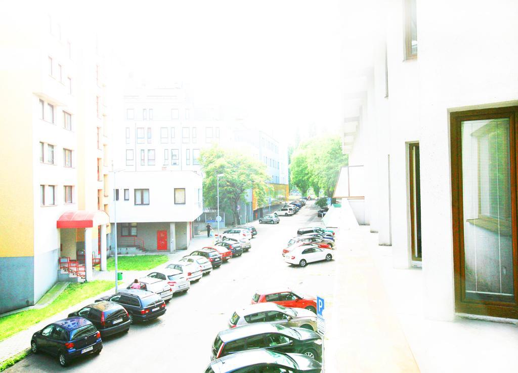Hostel Bratislava By Freddie Exterior foto